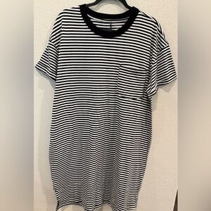 Time and Tru Women’s Black and White Striped Tee Dress